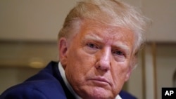 Sobiq prezident Donald Tramp 2024-yilda Oq uyga qaytishga bel bog'lagan, ammo yuridik mashmashalar tinmayapti 