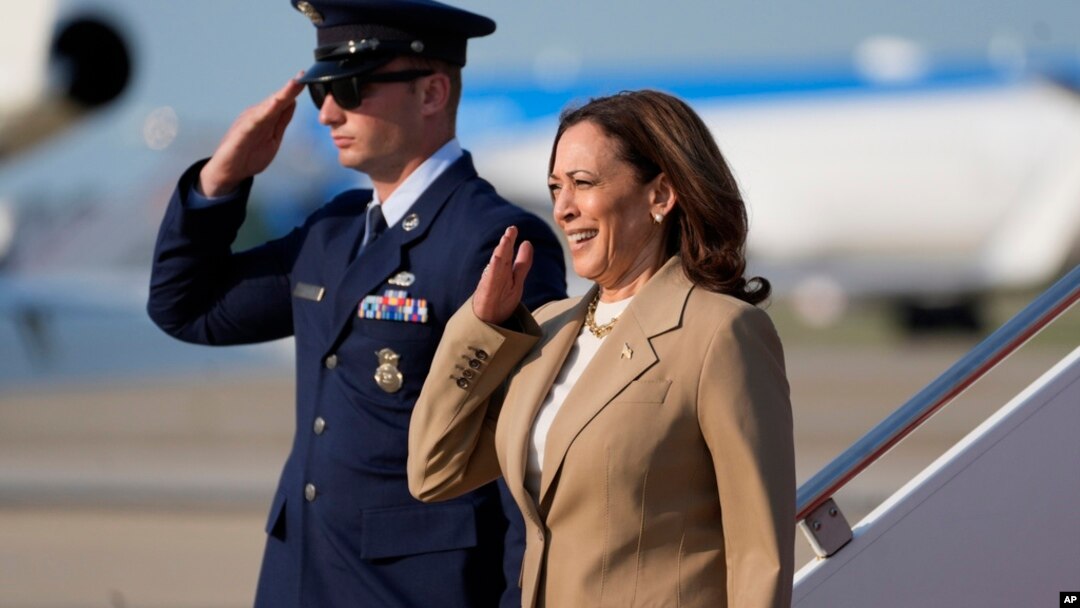 Kamala Haris, potpredsednica SAD, u vojnoj bazi Endrjus u Merilendu (Foto: AP/Stephanie Scarbrough, Pool)