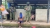 Un arsenal de armas de largo alcance, municiones y varias toneladas de sustancias sospechosas es el resultado de una operación militar desarrollada en el sector Estero Lagarto. Cortesía Fuerzas Armadas de Ecuador.