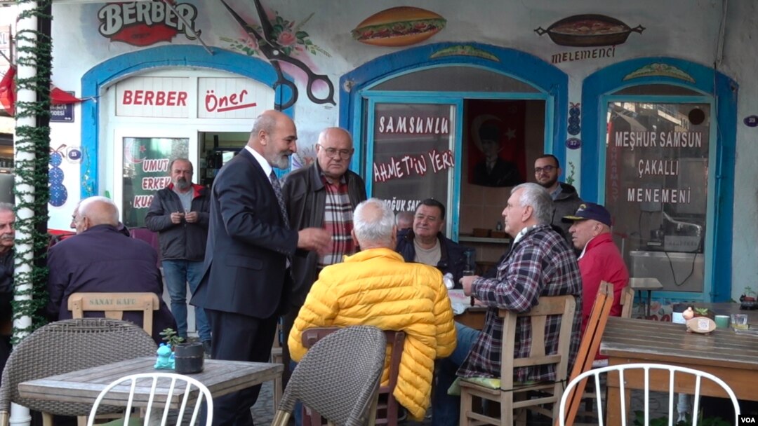 Urla'da CHP'nin aday adaylarından Hakan Alabalık, adayın belirlenmesinde halkın teveccühünün etkili olması gerektiğini düşünüyor.