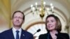 La presidenta de la Cámara de Representantes, Nancy Pelosi, demócrata por California, a la derecha, y el presidente de Israel, Isaac Herzog, a la izquierda, hablan con los periodistas el martes 25 de octubre de 2022 en el Capitolio de Washington. (Foto AP/Mariam Zuhaib)