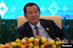 Cambodia's Prime Minister Hun Sen holds a news conference after the ASEAN summit in Phnom Penh on November 13, 2022. (Cindy Liu/Reuters)