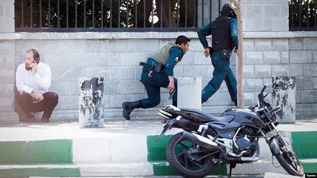 گروگانگیری با کشته شدن مهاجمان عصر چهارشنبه پایان یافت. 