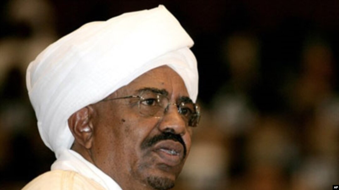 Sudanese President Omar al-Bashir delivers a speech during his swearing-in ceremony at the parliament in Khartoum, 27 May 2010
