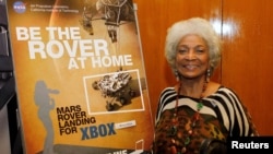 電視劇《星空奇遇記》女演員妮切爾·尼科爾斯（Nichelle Nichols）享年89 歲