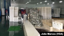 Fábrica de processamento de peixe, Benguela, Angola