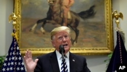El presidente Donald Trump habla sobre inmigración y sobre seguridad fronteriza en el Salón Roosevelt de la Casa Blanca, el 1 de noviembre de 2018.