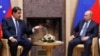 El presidente ruso, Vladimir Putin, ha reafirmado su apoyo al presidente en disputa de Venezuela, Nicolás Maduro, enviando a unos 100 oficiales a la nación sudamericana.