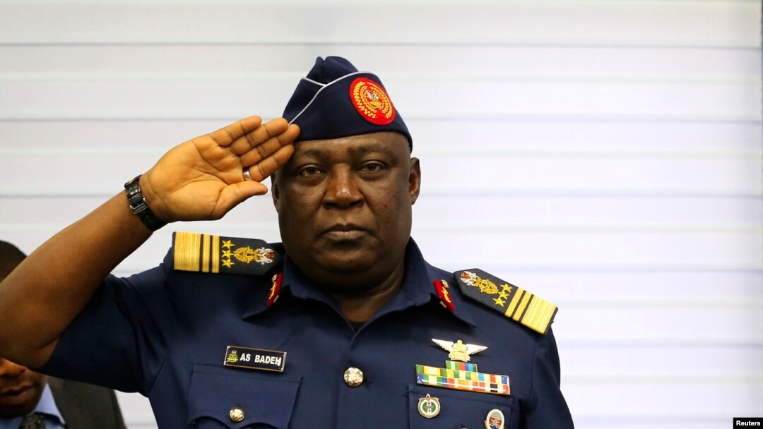 Marigayi babban hafsan tsaron kasa, Air Marshal Alex Badeh,a lokacin da aka nada shi a mukamin
