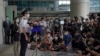 香港警方國安處長涉不當行為休假受查 民主派批警隊嚴人寬己難服眾