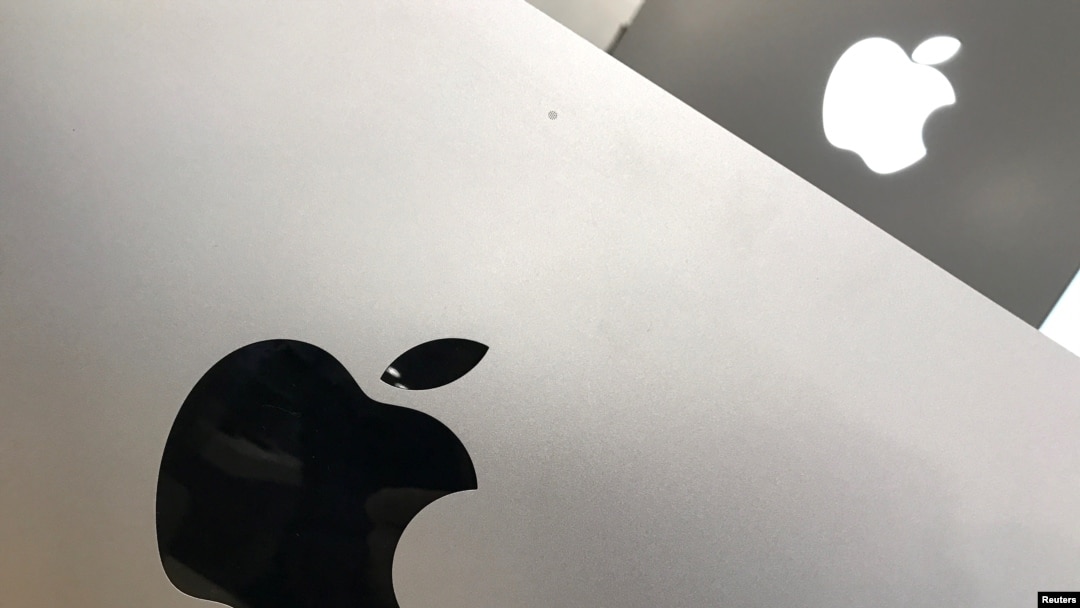 An Apple logo is seen in a store in Los Angeles, California, U.S., March 24, 2017. The company will reportedly revamp its lineup of laptops.