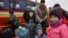 Izbeglice iz Ukrajine na slovačko-ukrajinskoj granici (Foto: REUTERS/Lukasz Glowala)