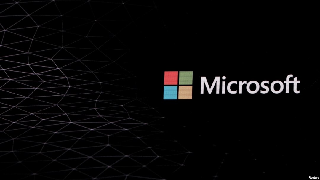 El logo de Microsoft se muestra antes del Mobile World Congress en Barcelona, España, el 24 de febrero de 2019.