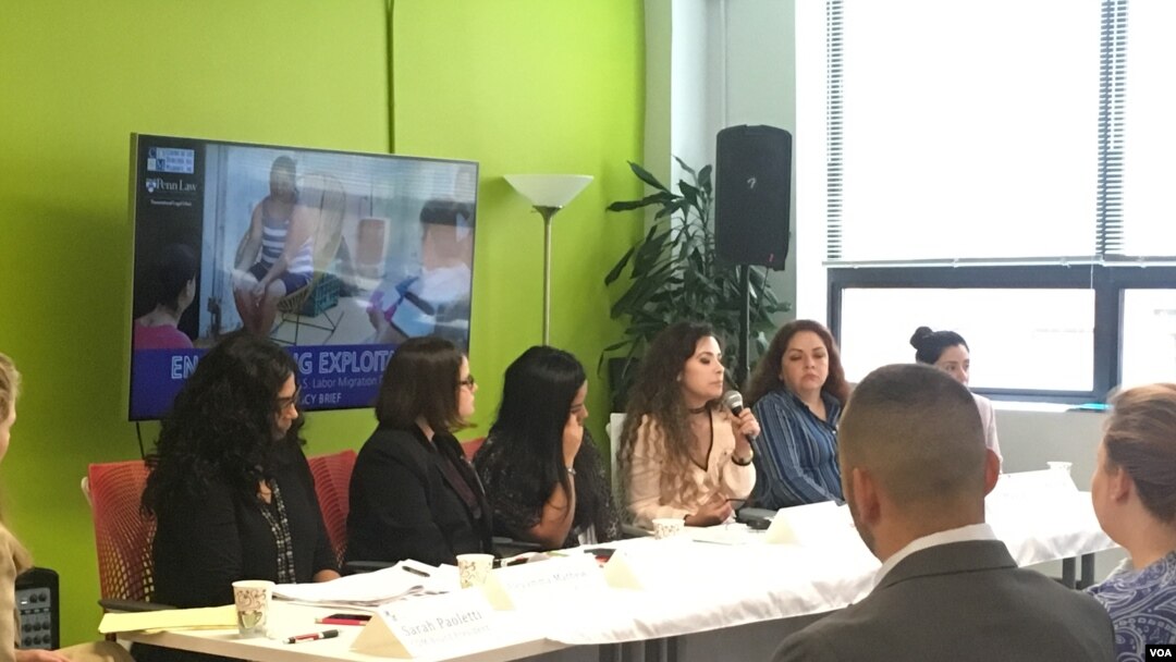 The Center for Migrant Rights hosts a discussion on exploitation of immigrant women workers, Sept.12, 2017, in Washington. The group, made of migrant workers, advocates and policy experts, discussed flaws in U.S. guest worker programs, while sharing personal stories. (A. Barros/VOA)