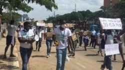 “Revús do centro” plaineam manifestação em Luanda – 1:10