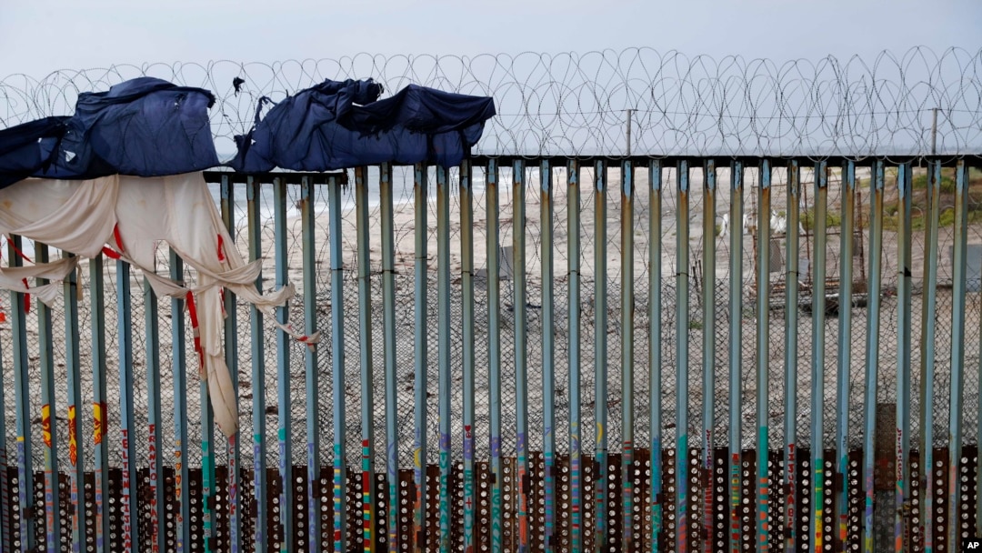 La nueva norma de EE.UU., en vigor desde el martes 16 de julio de 2019, rechaza el asilo a cualquiera que se presente en la frontera mexicana tras haber viajado por otro país.