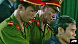 Nhóm thượng nghị sĩ Mỹ của cả hai đảng kêu gọi chính phủ Việt Nam đừng đưa Linh mục Tađêo Nguyễn Văn Lý trở vào tù lại