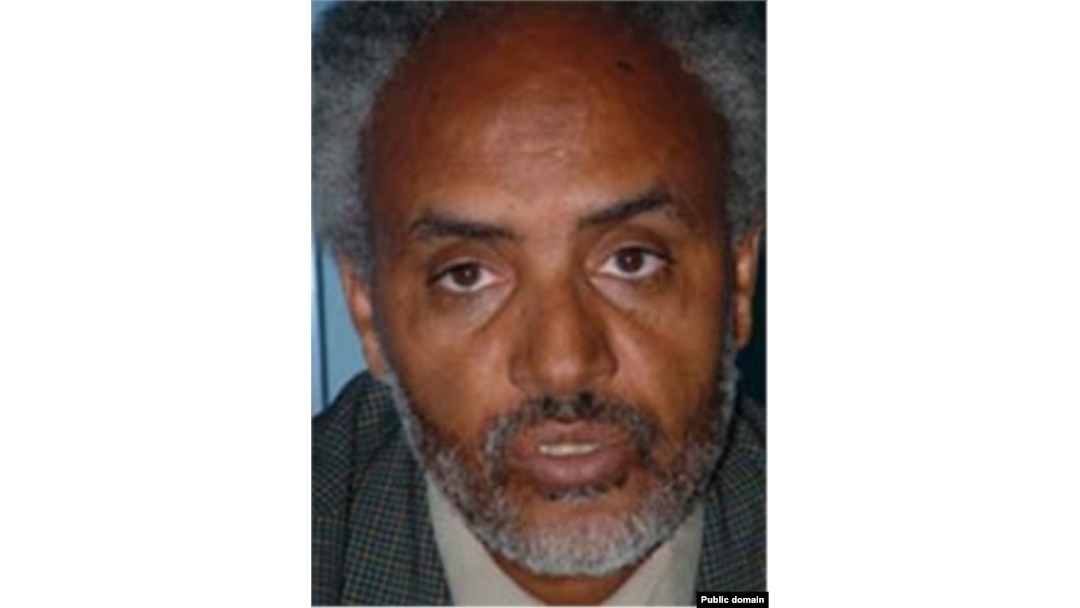በየነ ጴጥሮስ - ፕሮፌሰር /የመድረክ ሊቀመንበር/
