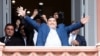 Diego Maradona Ya Nuna Alamun Murmure Daga Tiyatar Da Aka Yi Masa