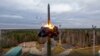 Un misil nuclear es lanzado como parte de una prueba en Plesetsk, en el noroeste de Rusia. Foto tomada de video compartido por el Servicio de Prensa del Ministerio de Defensa de Rusia en octubre de 2022. [Foto: Archivo/Servicio de Prensa del Ministerio de Defensa de Rusia/AP].
