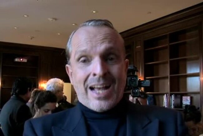 Cantante Miguel Bosé encabeza campaña internacional contra el SIDA