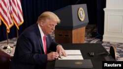 Trump prometió también otros beneficios para estimular la economía.