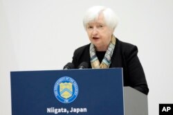 美國財長耶倫在日本新潟舉行的G7財長會議期間的一個記者會上講話。（20230511）