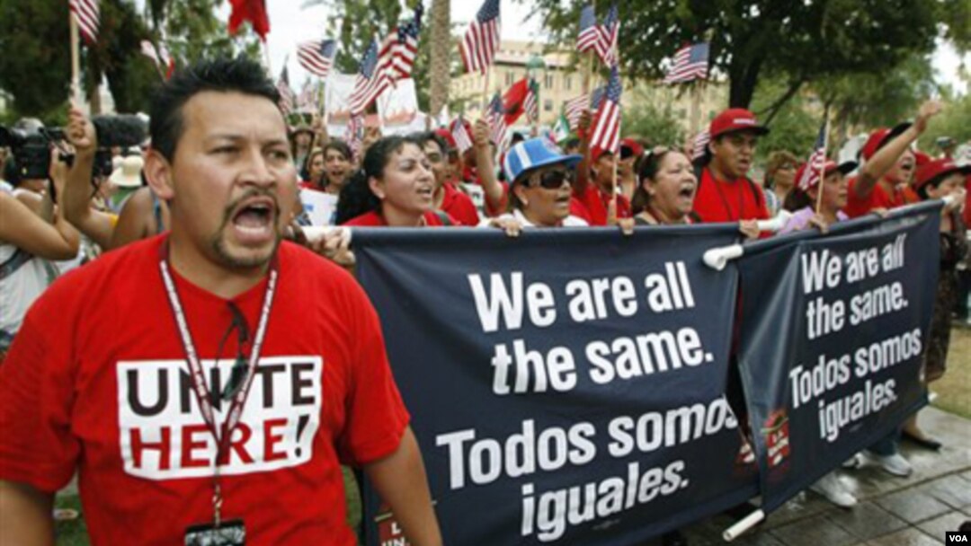 La ley de Arizona desencadenó protestas de inmigrantes en varios estados del país.