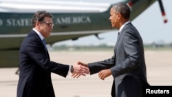 Obama se reunió el miércoles con el gobernador Rick Perry y otros funcionarios sobre la crisis migratoria en la frontera sur del país.
