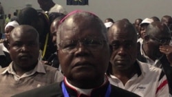 Arcebispo de Malanje condena corrupção 1:27