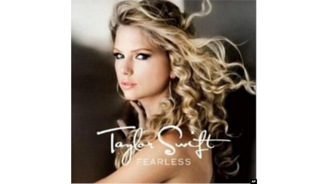 Taylor Swift's "Fearless" CD