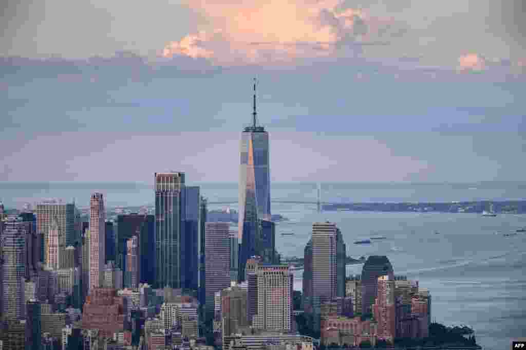 Ghorofa la One World Trade Center "Freedo Tower" likionekana kuwa refu zaidi katika anga za mji wa Manhattan, New York, Juni 10, 2021.