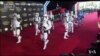 แฟนานุแฟนแห่ชมรอบปฐมทัศน์ Star Wars ตอนใหม่ "The Force Awakens" 