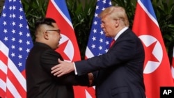 AQSh Prezidenti Donald Tramp va Shimoliy Koreya rahbari Kim Chen Unning Singapurdagi birinchi uchrashuvi, 12-iyun, 2018-yil