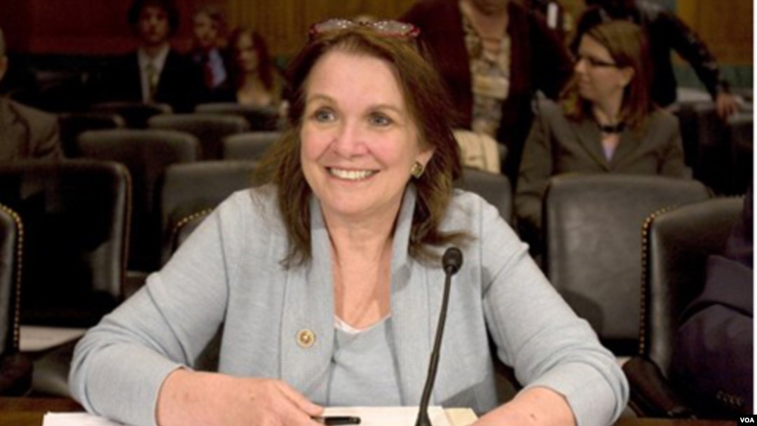 Elizabeth Edwards durante una audiencia en el Congreso.