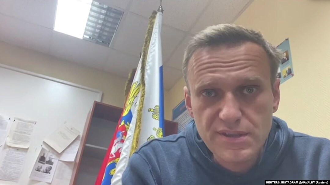 Aleksej Navalni uoči saslušanja u policijskoj stanici u ruskom gradu Himkiju (REUTERS, INSTAGRAM @NAVALNY)