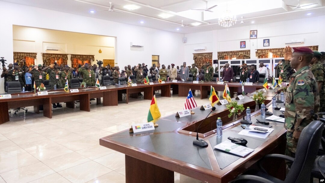 ፎቶ ፋይል - የምዕራብ አፍሪካ ሀገራት የኢኮኖሚ ማኅበረሰብ ከ"ኤኮዋስ" ሀገራት የተውጣጡ የመከላከያ ሃላፊዎች በአክራ፣ ጋና፣ እአአ ነሐሴ 17 ቀን 2023