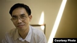 Nhà tranh đấu dân chủ người Mỹ gốc Việt Nguyễn Quốc Quân đang bị Hà Nội giam cầm.