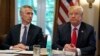 El presidente Donald Trump y el secretario general de la OTAN Jens Stoltenberg durante una reunión en la Casa Blanca. Mayo 17 de 2018.