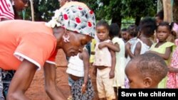 Crianças moçambicas numa creche em Maputo (Arquivo)