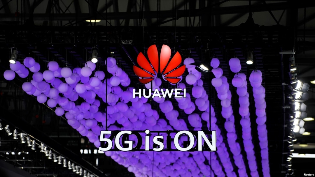 上海舉行的世界移動通信大會上華為標識和5G的標誌。 （2019年6月28日）