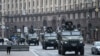2月24日烏克蘭軍車經過基輔中部的獨立廣場