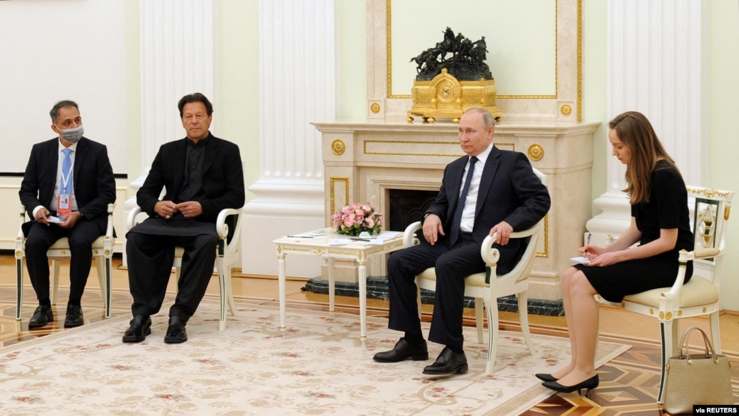Rossiya rahbari Vladimir Putin Pokiston Bosh vaziri Imron Xonni qabul qilmoqda. Moskva, 24-fevral, 2022. 