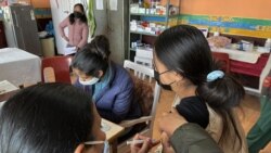 རྡ་སྟེང་བོད་ཁྱིམ་སློབ་གྲྭའི་སློབ་ཕྲུག་ཚོར་སྨན་ཁབ་རྒྱག་འགོ་ཚུགས་པ།