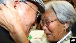 지난 2009년 북한 금강산에서 열린 남북 이산가족 상봉 행사. (자료사진)