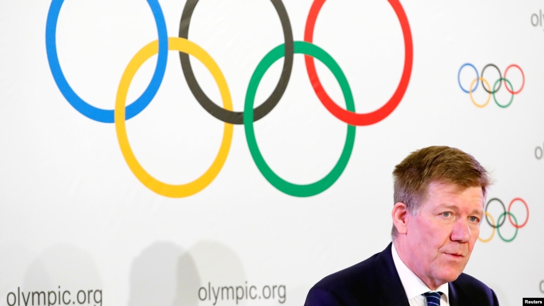 리처드 버젯 IOC 의무과학국장이 5일 스위스 로잔에서 기자회견을 하고 있다.
