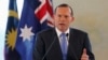 Thủ tướng Australia Tony Abbott phát biểu tại 1 cuộc họp báo chung với Thủ tướng Malaysia Najib Razak, ở Putrajaya, 6/9/2014.