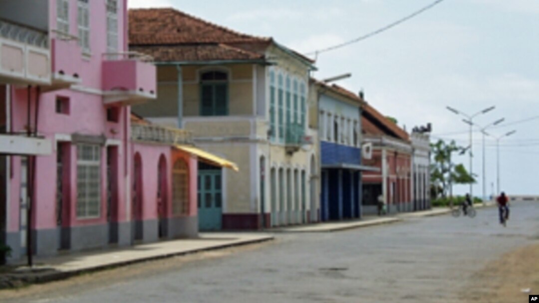 Rua de Moçambique na cidade de São Tomé