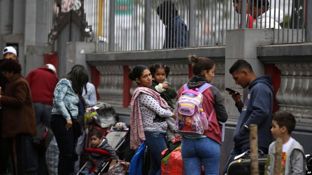 La policía peruana expulsará de Perú a medio centenar de ciudadanos venezolanos con antecedentes criminales que ingresaron ilegalmente al país. 