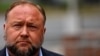 Familias de víctimas de tiroteo en escuela Sandy Hook de EEUU aceptan liquidación de Alex Jones